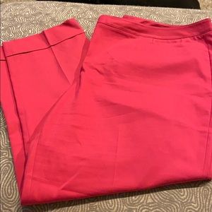 Cute pink Lane Bryant crops size 20